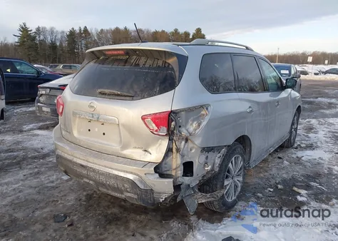 2017 Nissan Pathfinder S z USA, uszkodzony, nr VIN 5N1DR2MM1HC601259